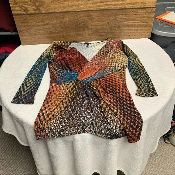 Escada deep V top size small multicolored - Picture 8 of 8